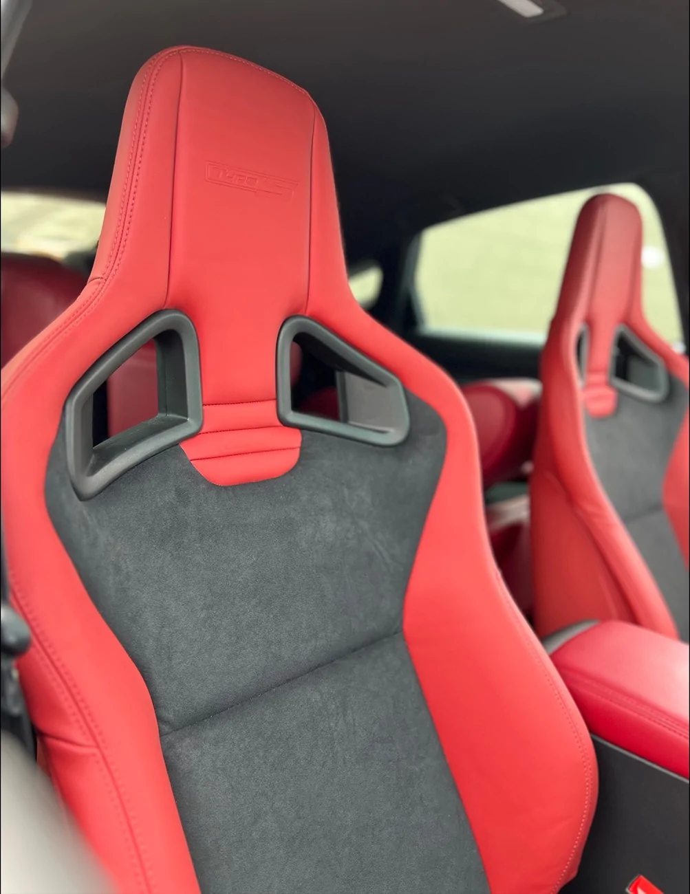 Acura Integra 24 Liquid Carbon Type-S Intro & Build Seat 1