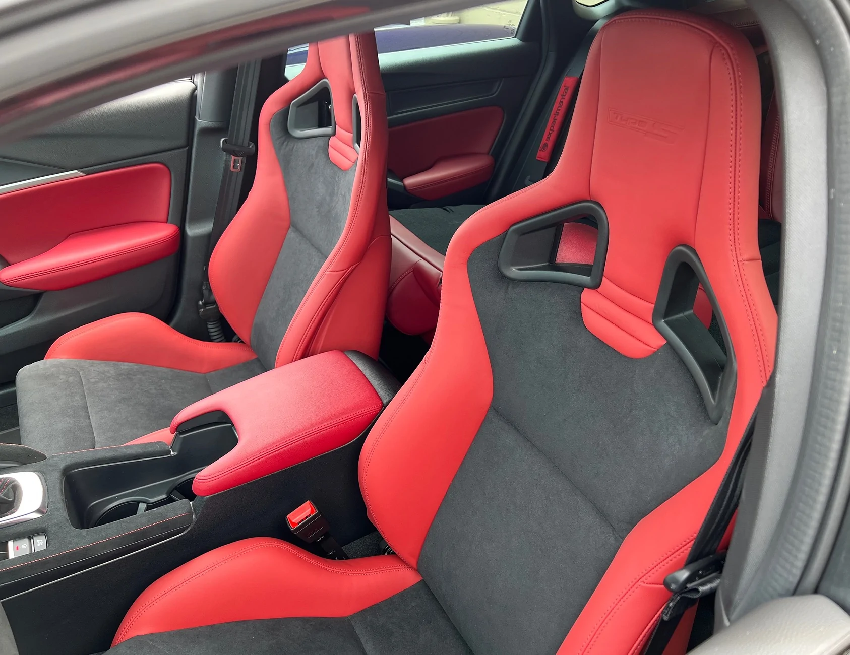 Acura Integra 24 Liquid Carbon Type-S Intro & Build Seat 3