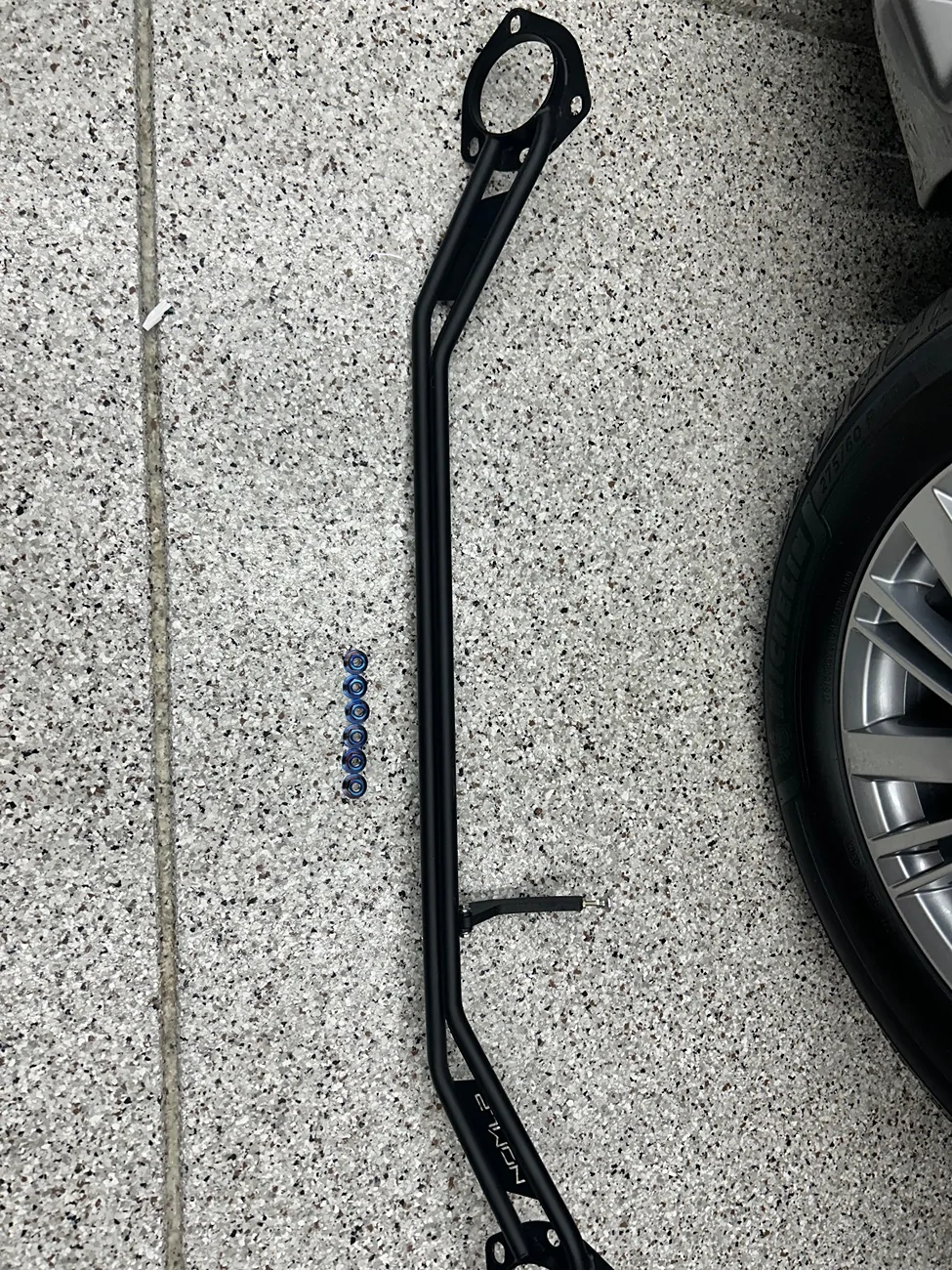 Acura Integra **** Many parts. All must go **** 11th GEN Civic or 5th GEN Acura (non R,S type). IMG_6886