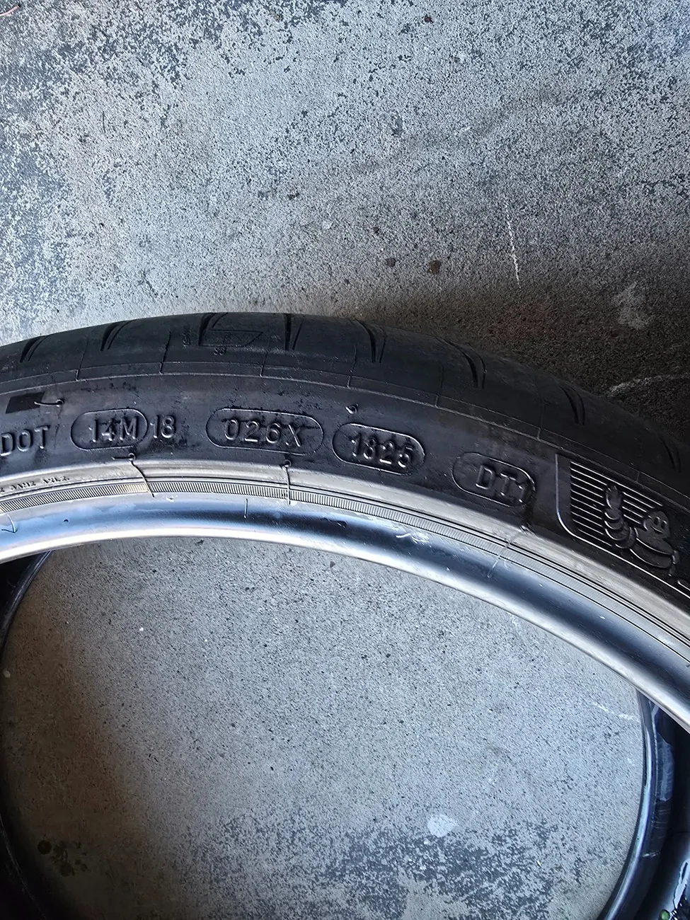 Acura Integra FS: OEM Michelin Pilot Sport 4S Tires 20251203_100022