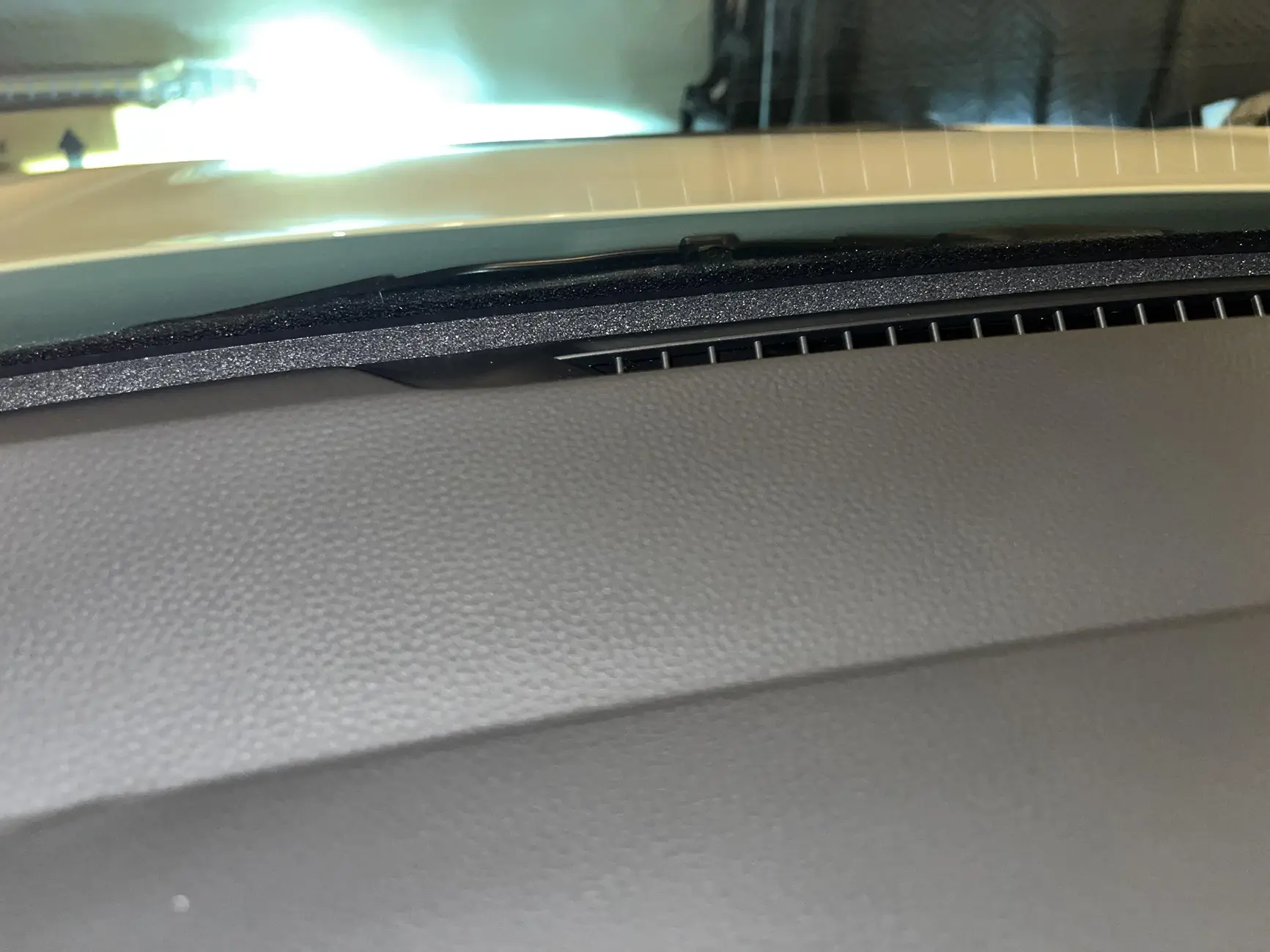 Acura Integra Foam Seal on Interior Windshield & Dash 1769122407598-ss