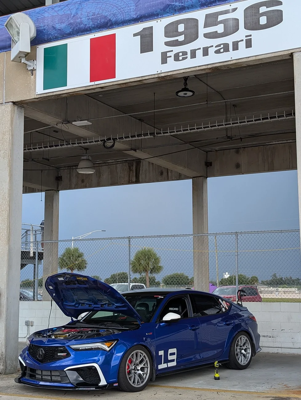 Acura Integra [FL] Apex EC-7 18x9.5 ET43 in Race Silver PXL_20250522_195530154