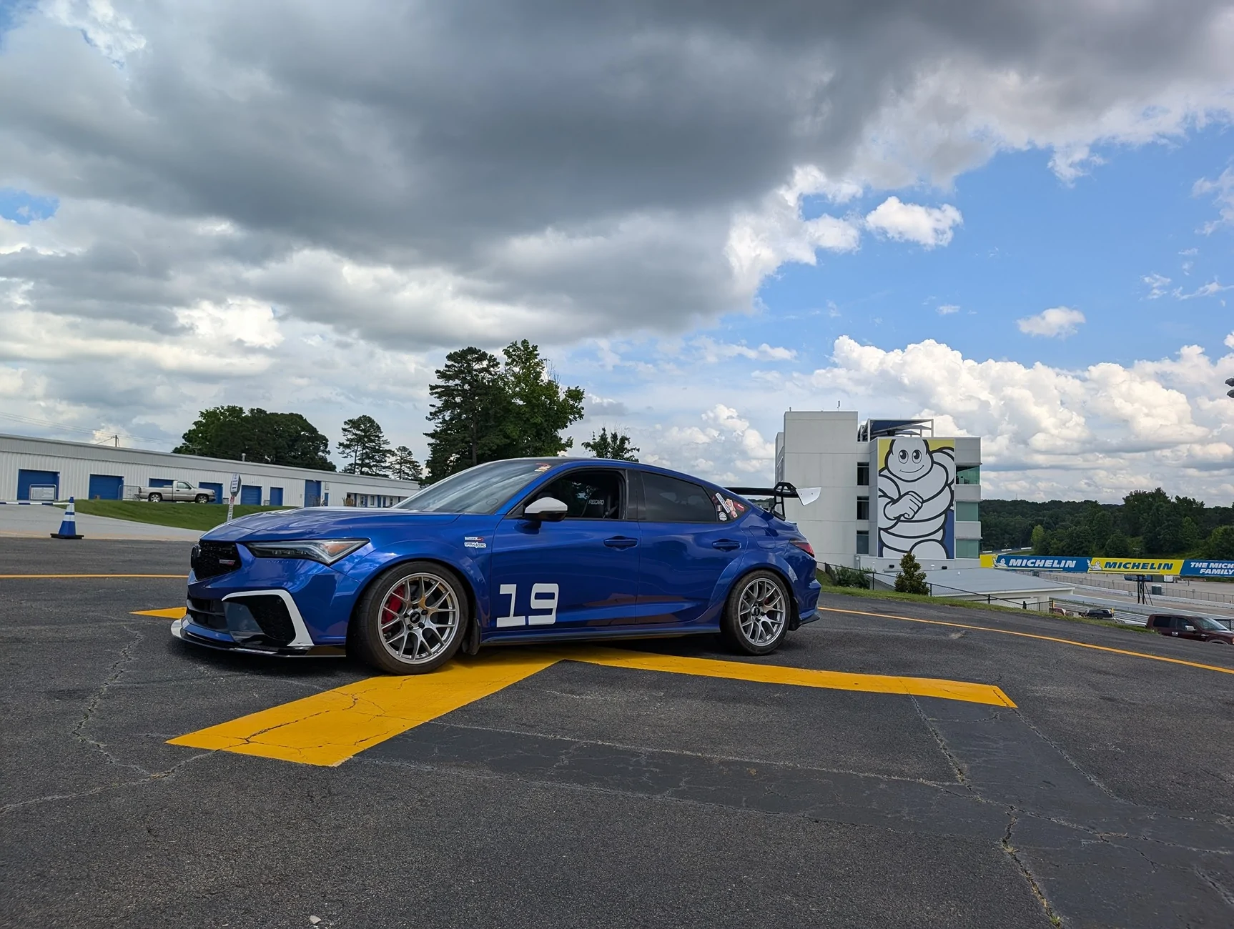 Acura Integra [FL] Apex EC-7 18x9.5 ET43 in Race Silver PXL_20250614_193330076