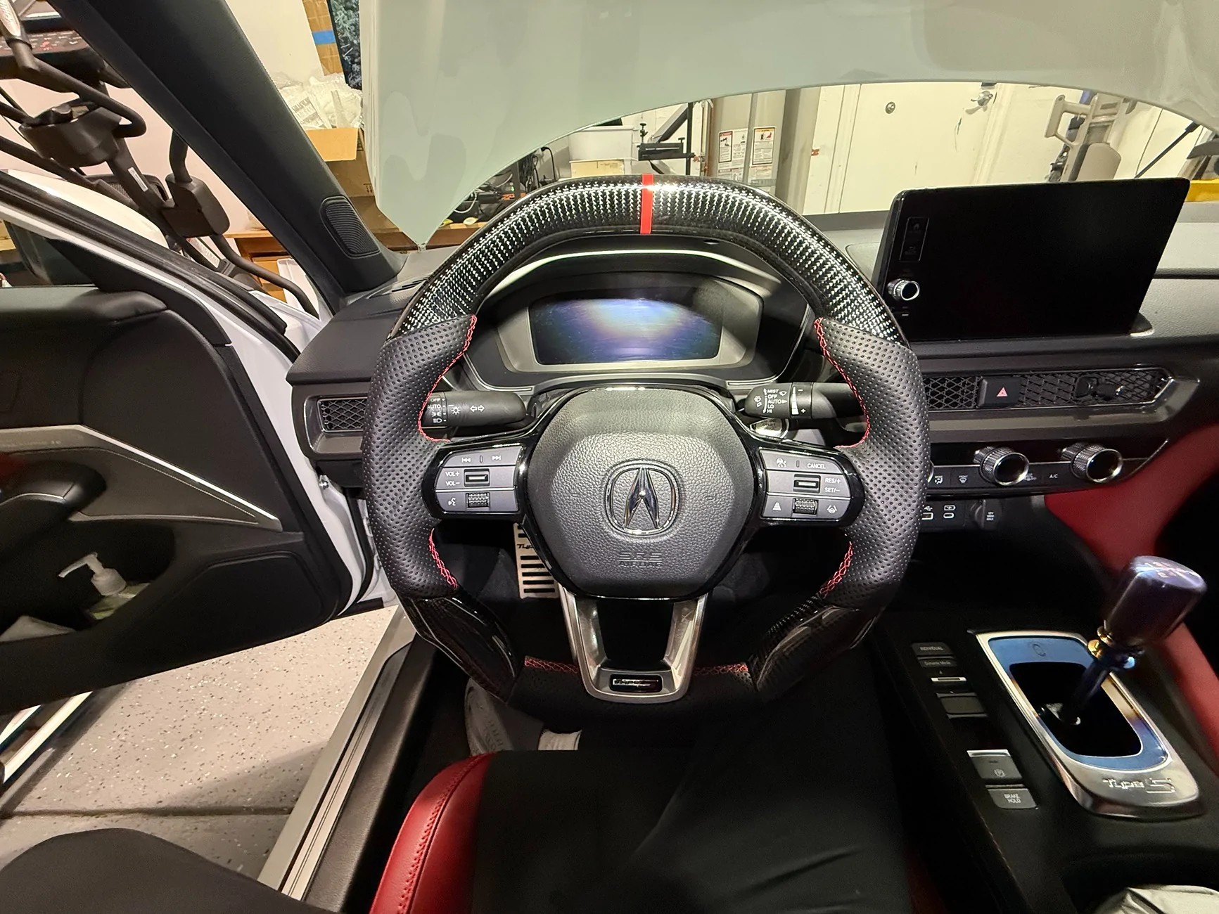 Acura Integra [Pictures] Carismo Steering Wheel - Gloss Carbon - Perforated Leather IMG_3849