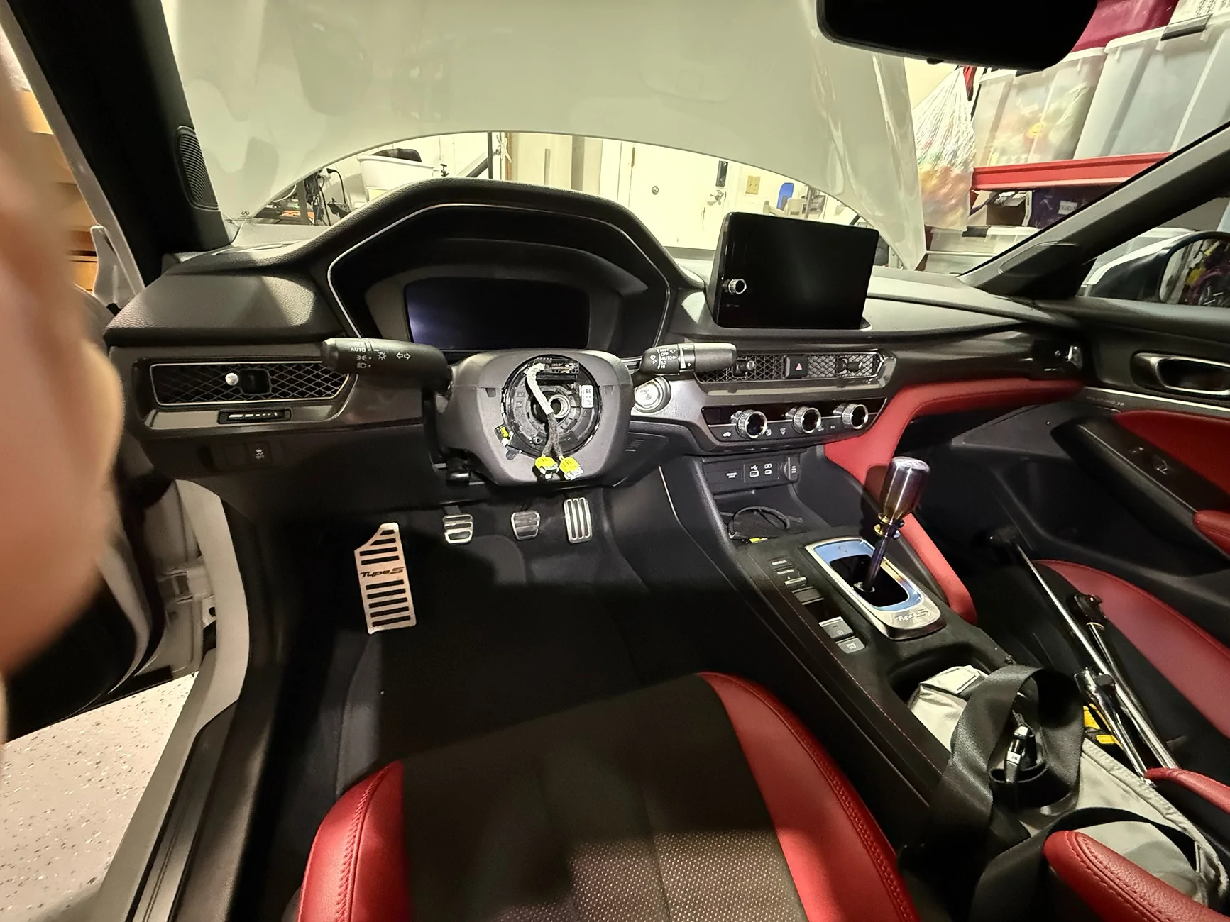 Acura Integra [Pictures] Carismo Steering Wheel - Gloss Carbon - Perforated Leather IMG_3847