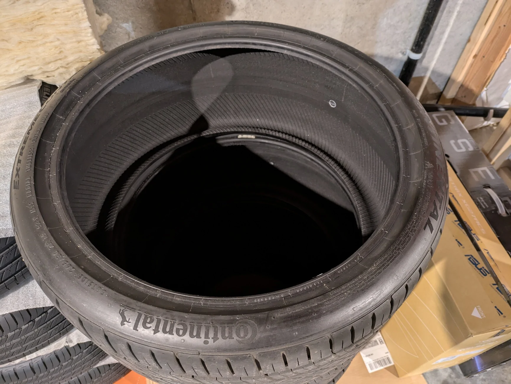 Acura Integra FS: Continental DWS 06+ OEM size 265/30/19 PXL_20260218_004803403