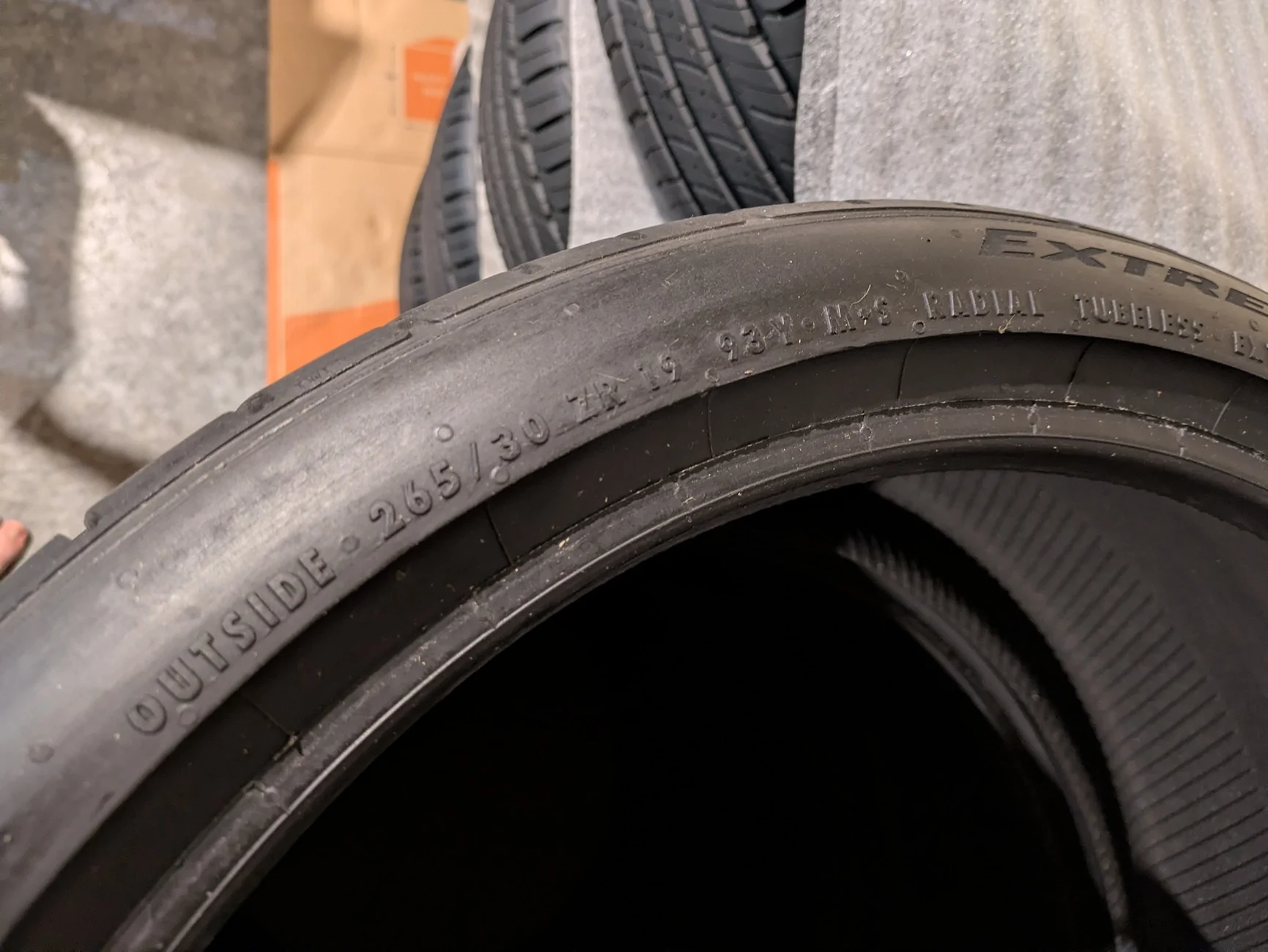 Acura Integra FS: Continental DWS 06+ OEM size 265/30/19 PXL_20260218_004835823