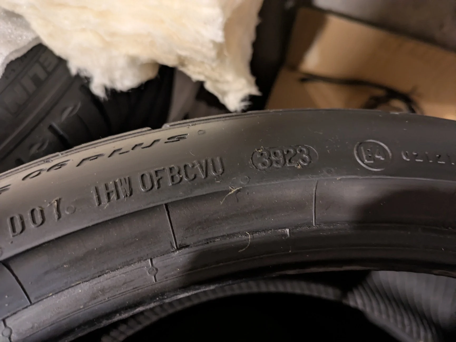 Acura Integra FS: Continental DWS 06+ OEM size 265/30/19 PXL_20260218_004926760