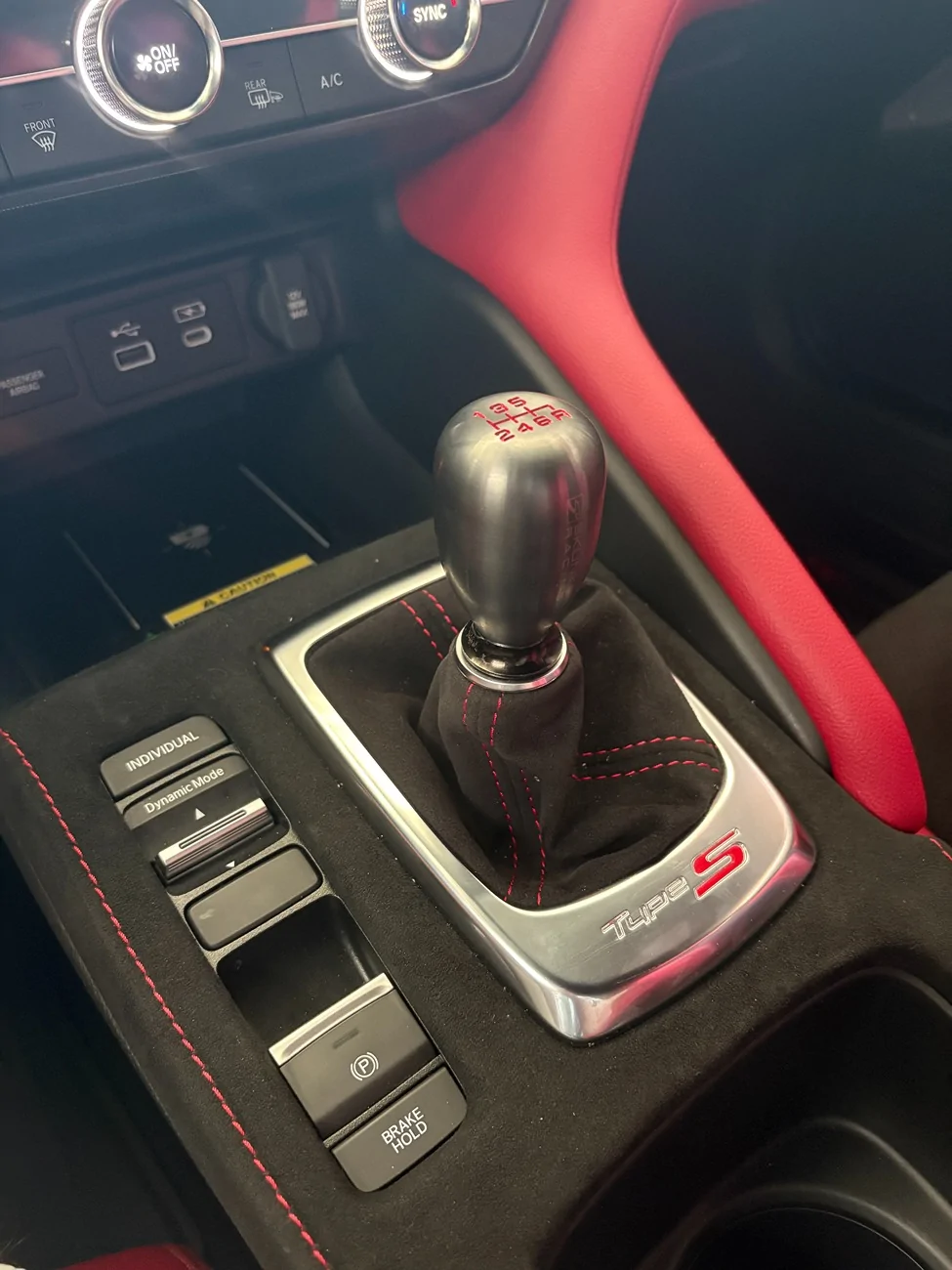 Acura Integra Used '25 ITS in central FL! 260326_ITS_sknk2 shifter