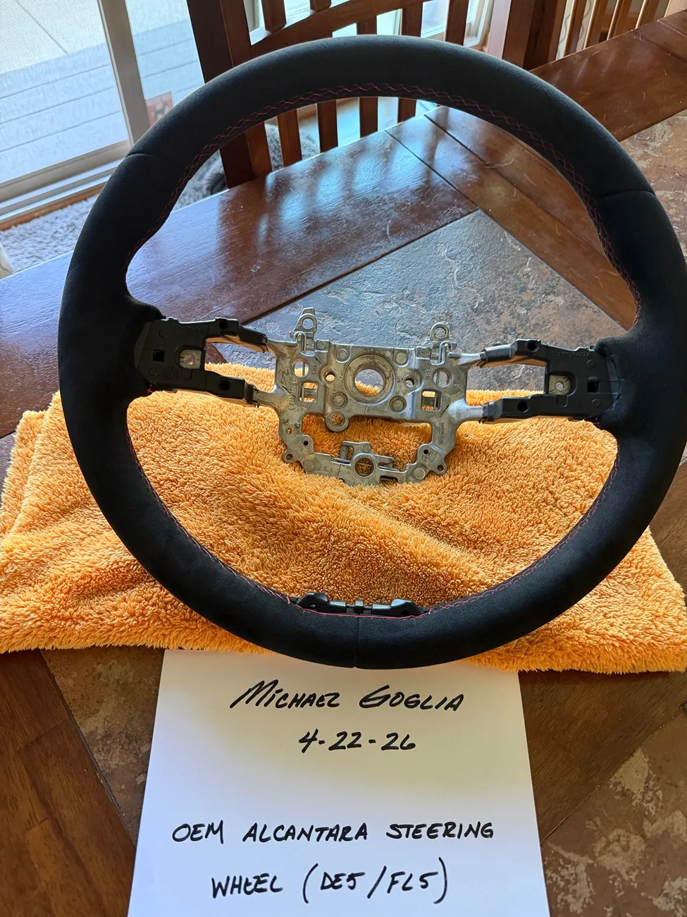 Acura Integra For Sale: OEM DE5 / FL5 Alcantara Steering Wheel IMG_6994