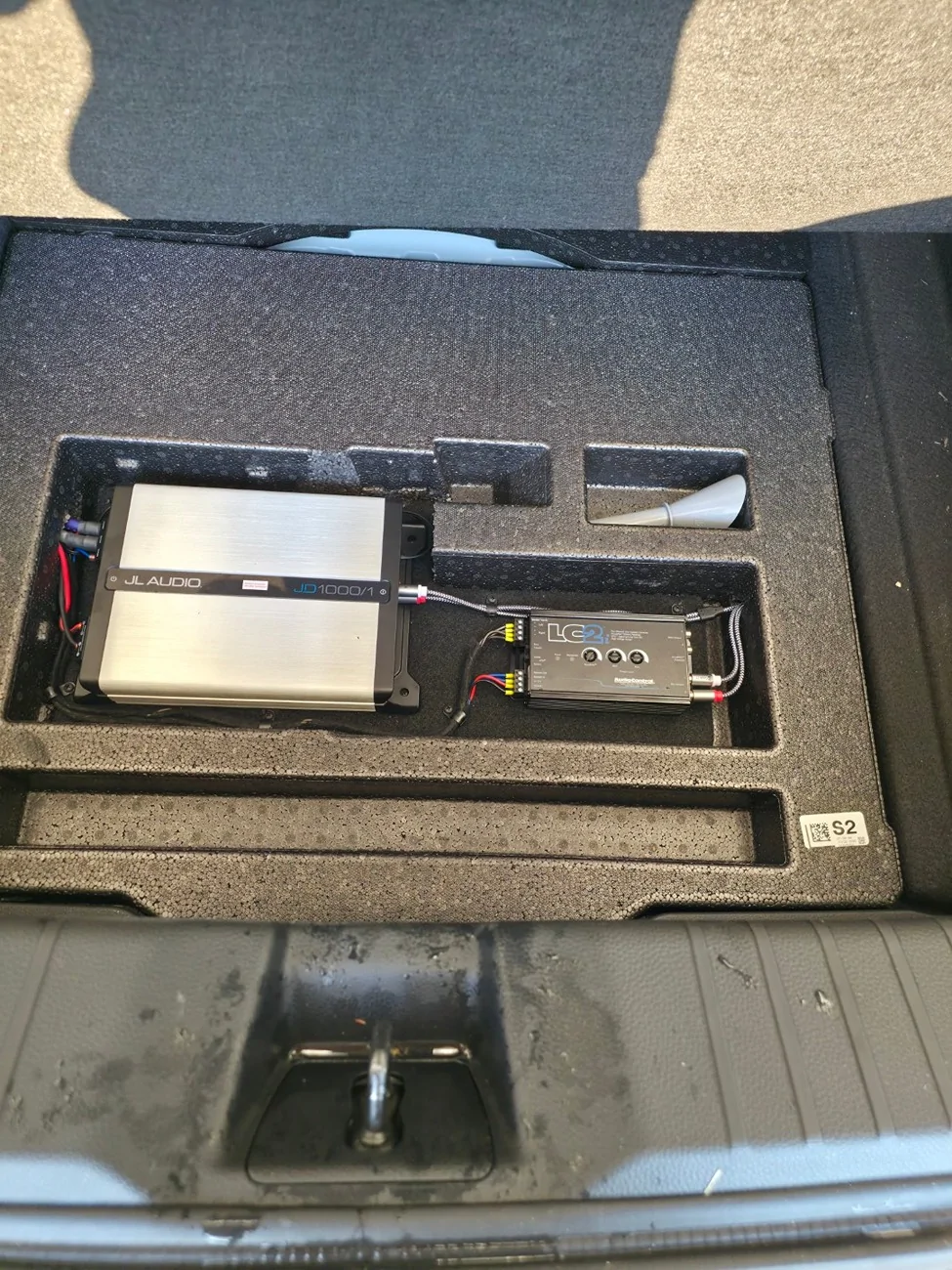 Acura Integra I fiberglassed my own 10 inch subwoofer enclosure Sub12 (Large)