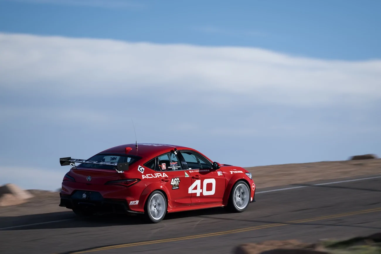 Acura Integra Integra Type S DE5 Beats Previous FWD Record at Pikes Peak International Hill Climb 05_Acura at PPIHC_Dai Yoshihara