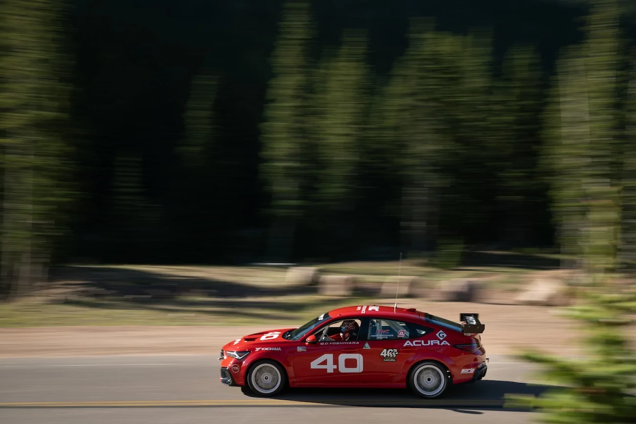 Acura Integra Integra Type S DE5 Beats Previous FWD Record at Pikes Peak International Hill Climb 04_Acura at PPIHC_Dai Yoshihara