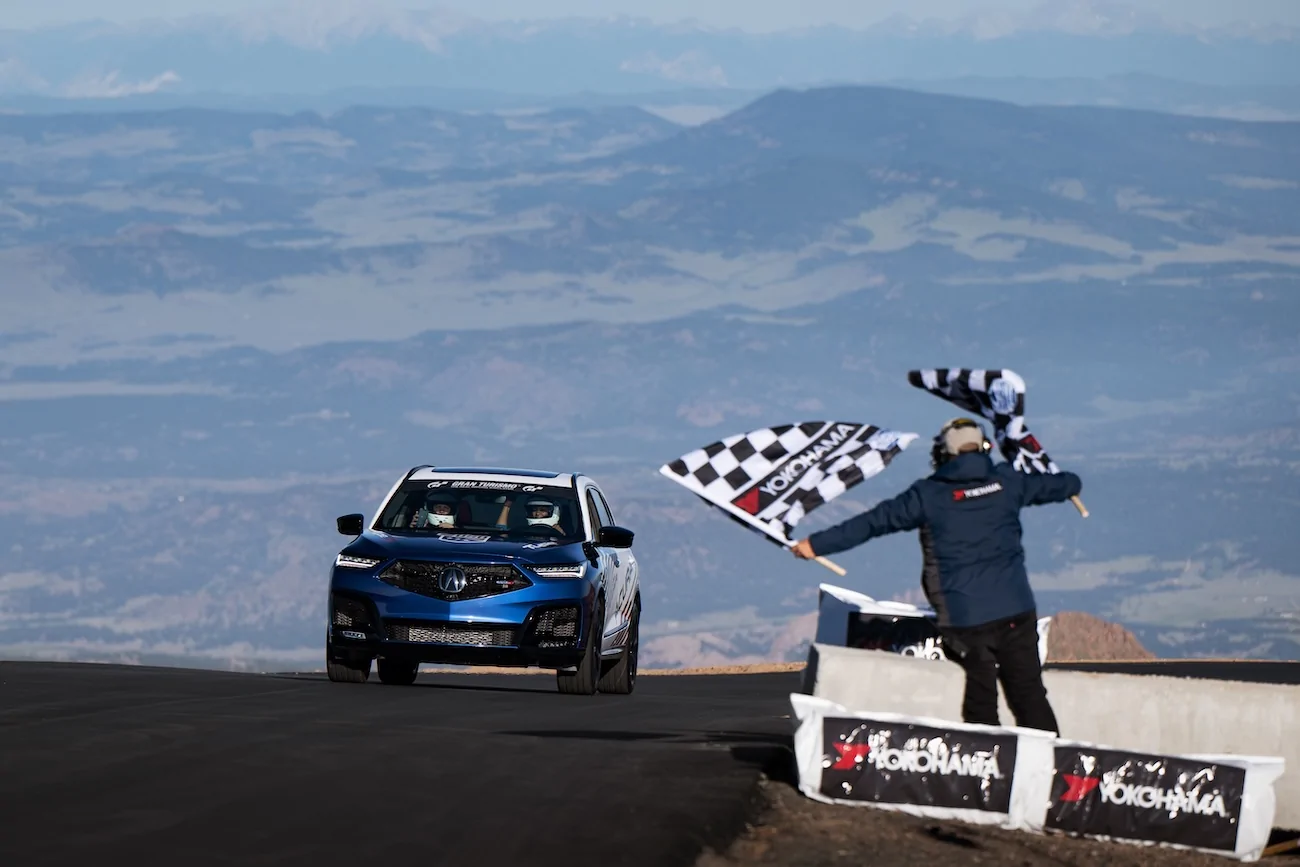 Acura Integra Integra Type S DE5 Beats Previous FWD Record at Pikes Peak International Hill Climb 02_Acura at PPIHC_Kaysha Love, Hunter Powell