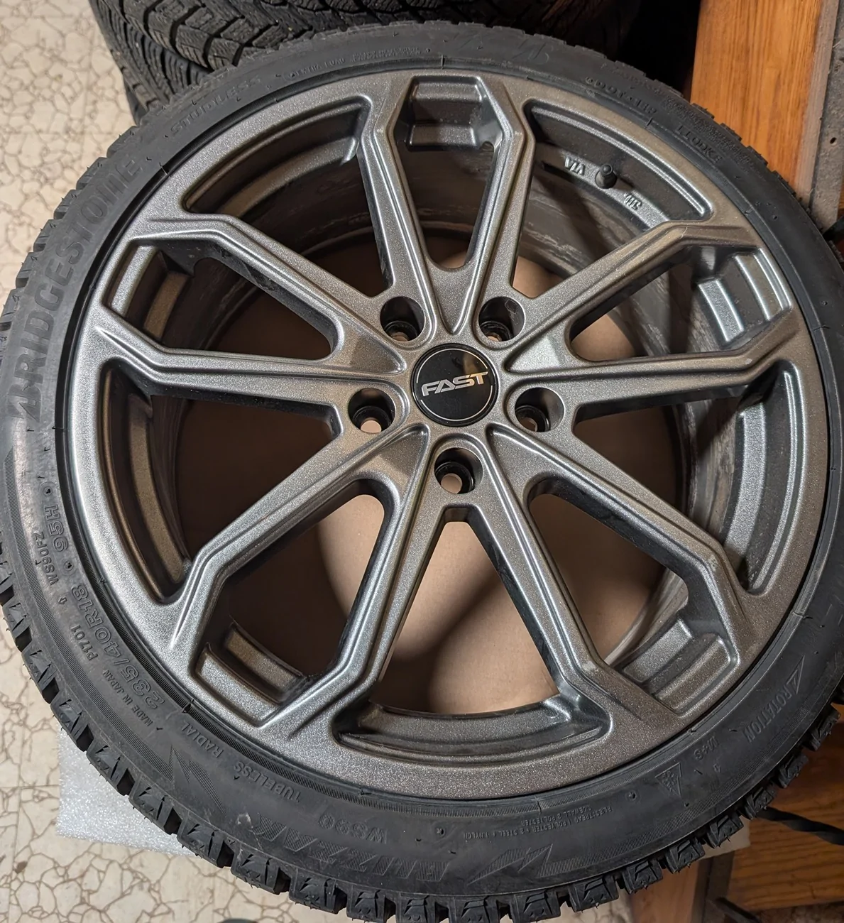 Acura Integra Titanium Gray Fast Wheels & Blizzak WS90 Winter Tires (Local Sale) PXL_20261018_114042663