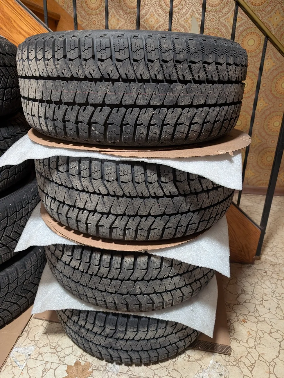 Acura Integra Titanium Gray Fast Wheels & Blizzak WS90 Winter Tires (Local Sale) PXL_20261018_114147271
